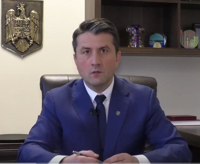 Decebal Făgădău: "Pe mine nu mă sperie nici alegeri anticipate, nici într-un tur, nici în două. Nu ştiu dacă voi candida sau nu, pentru că nu ştiu când se joacă meciul"