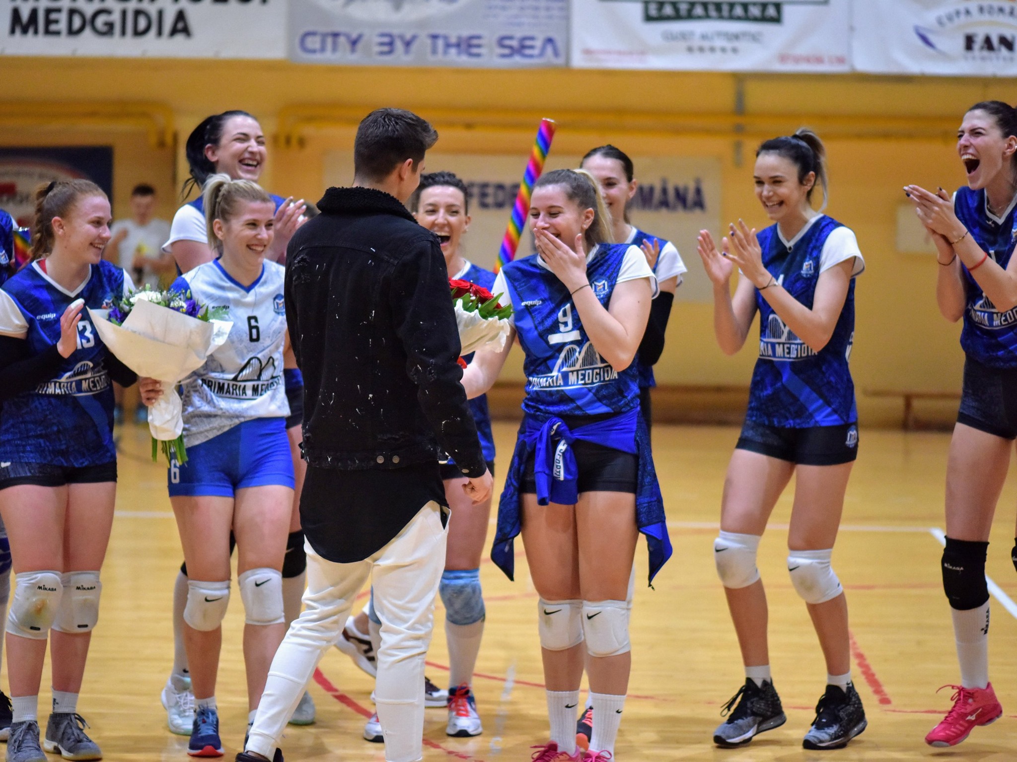 Voleibalista CS Medgidia, Elena Albu, cerută în căsătorie pe teren, la finalul meciului CS Medgidia - Dinamo