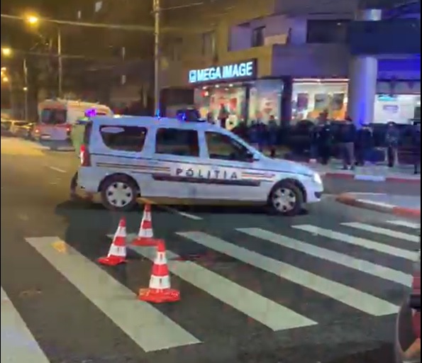 (Video) Bărbat lovit pe trecerea de pietoni de la Casa de Cultură din Constanța