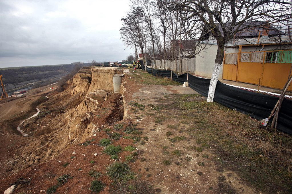 25 de milioane de lei pentru reabilitarea malului surpat al Canalului Dunăre-Marea Neagră din zona Cumpăna