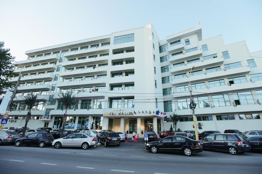 Un bărbat a murit după ce a căzut de la etajul 3 al hotelului Malibu din Mamaia