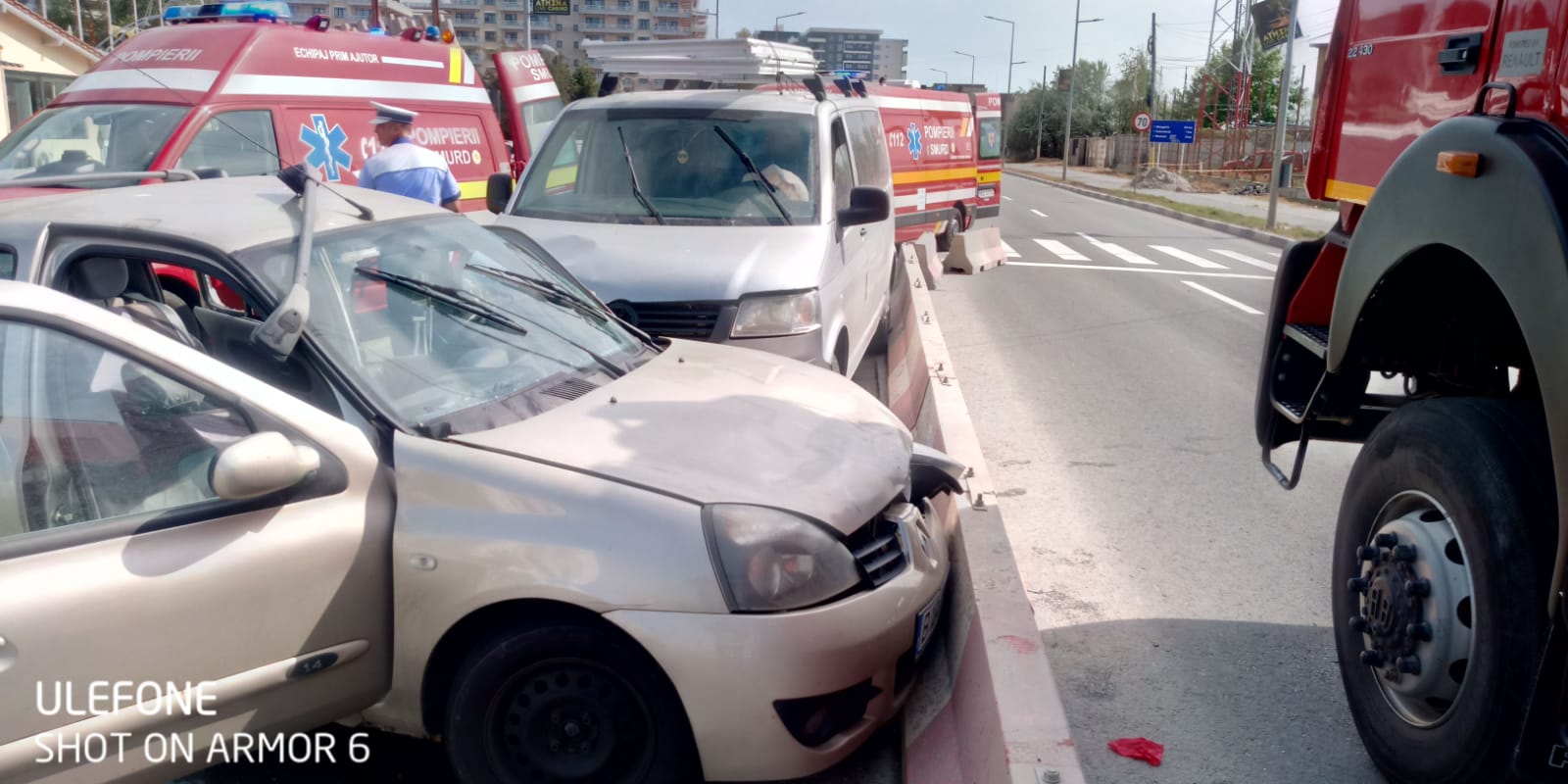 (Foto) Accident grav la Năvodari, o persoană este încarcerată