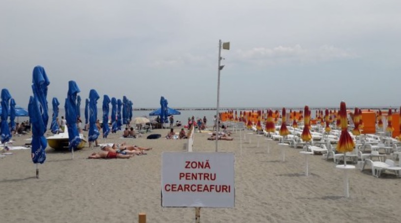 Orban: Accesul în anumite zone pe plajă se va putea face, de luni, cu cearșaful