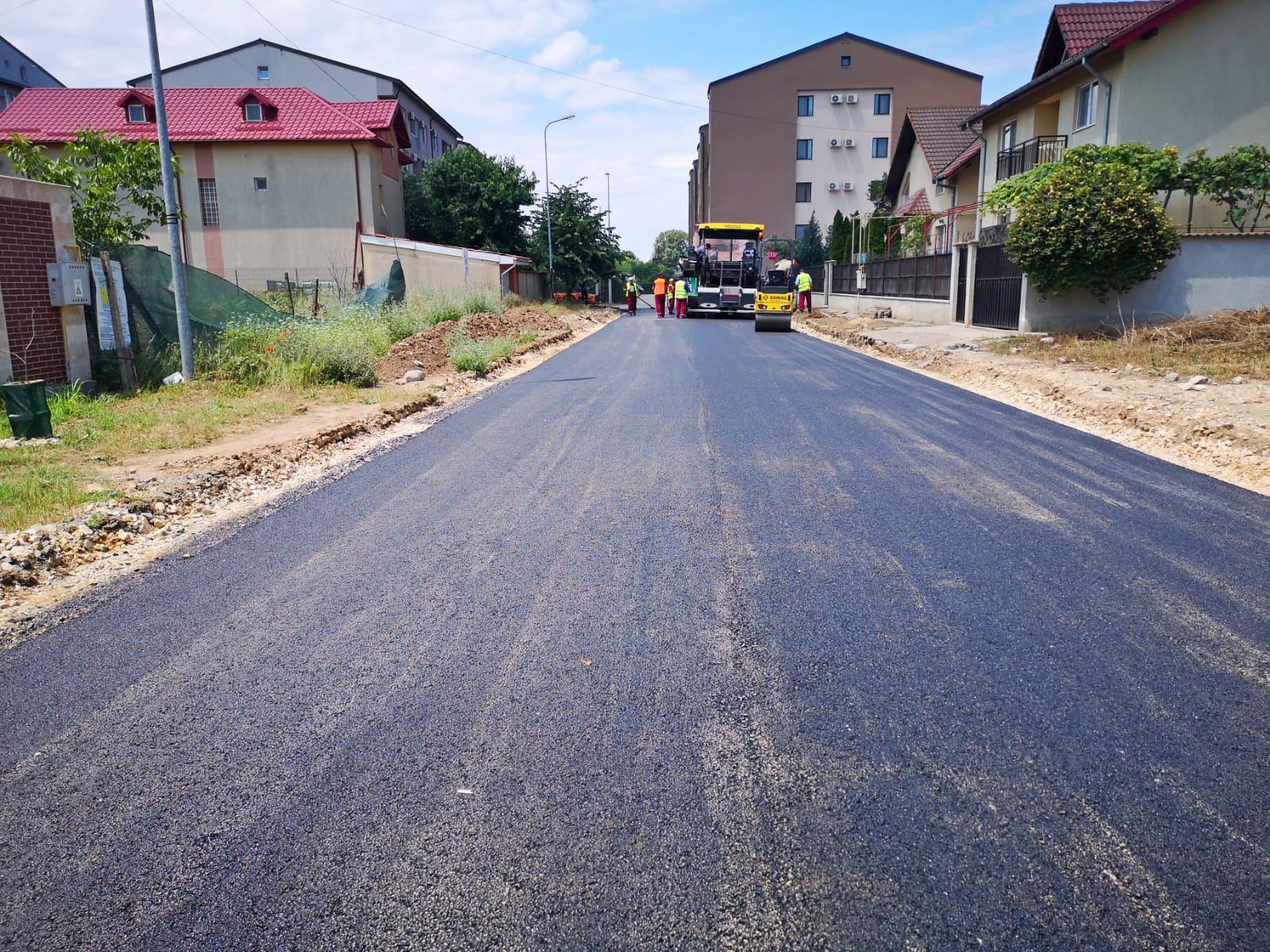 Continuă programul de asfaltare în cartierul Compozitorilor din Constanța