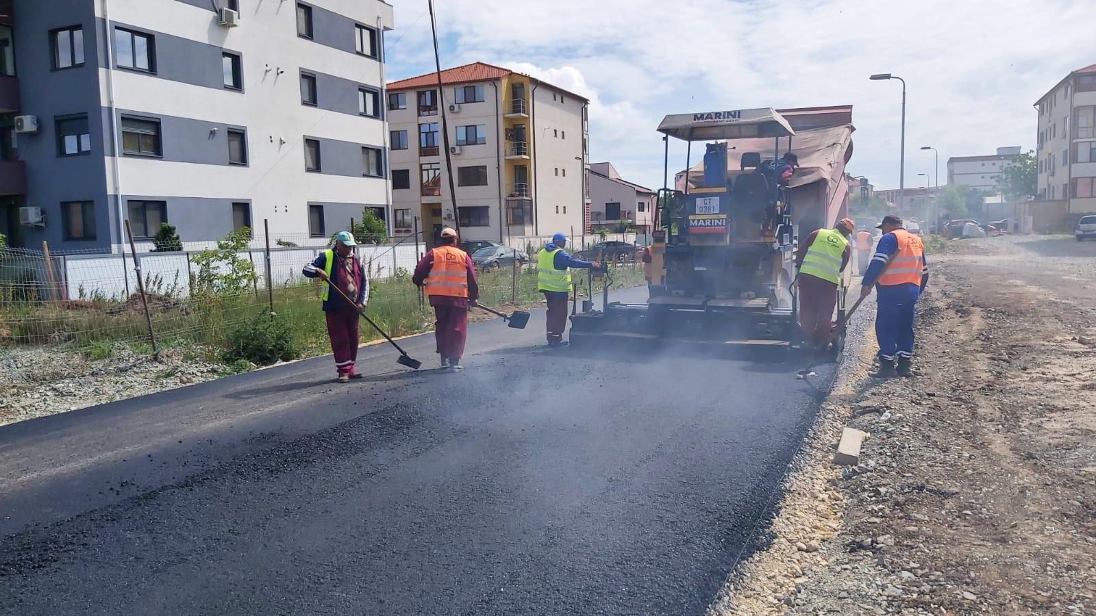 Încă o stradă din cartierul Compozitorilor din Constanța a fost asfaltată de la zero