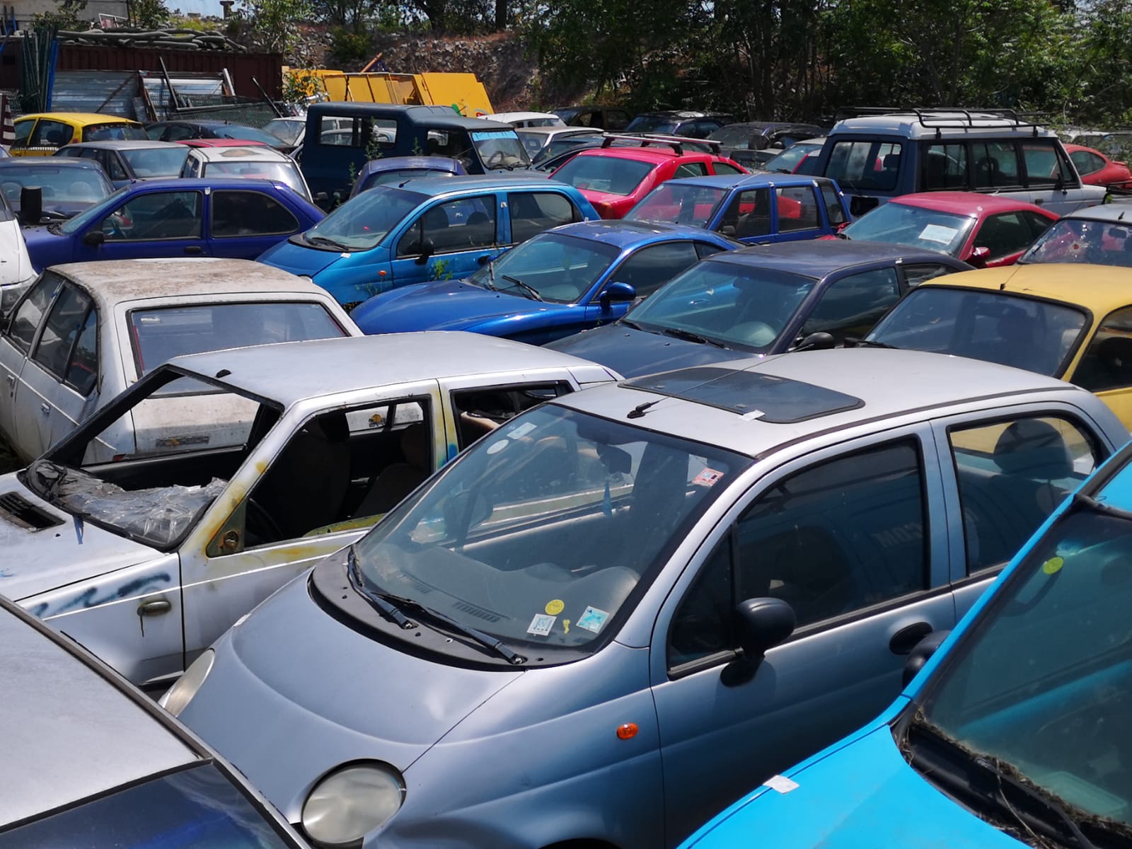 223 de vehicule abandonate din Constanța își caută noi proprietari. Cum poți participa la licitația publică