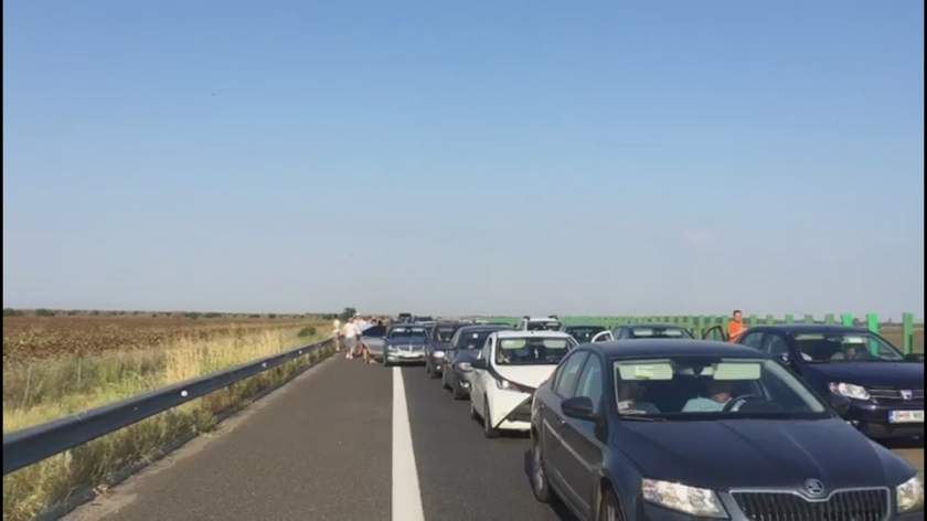 Coloane de mașini de trei kilometri pe Autostrada A2, din cauza unui accident