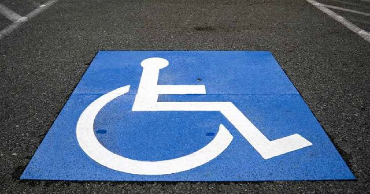 Constanța: Ce amenzi riscă șoferii care parchează neregulamentar pe locurile persoanelor cu handicap