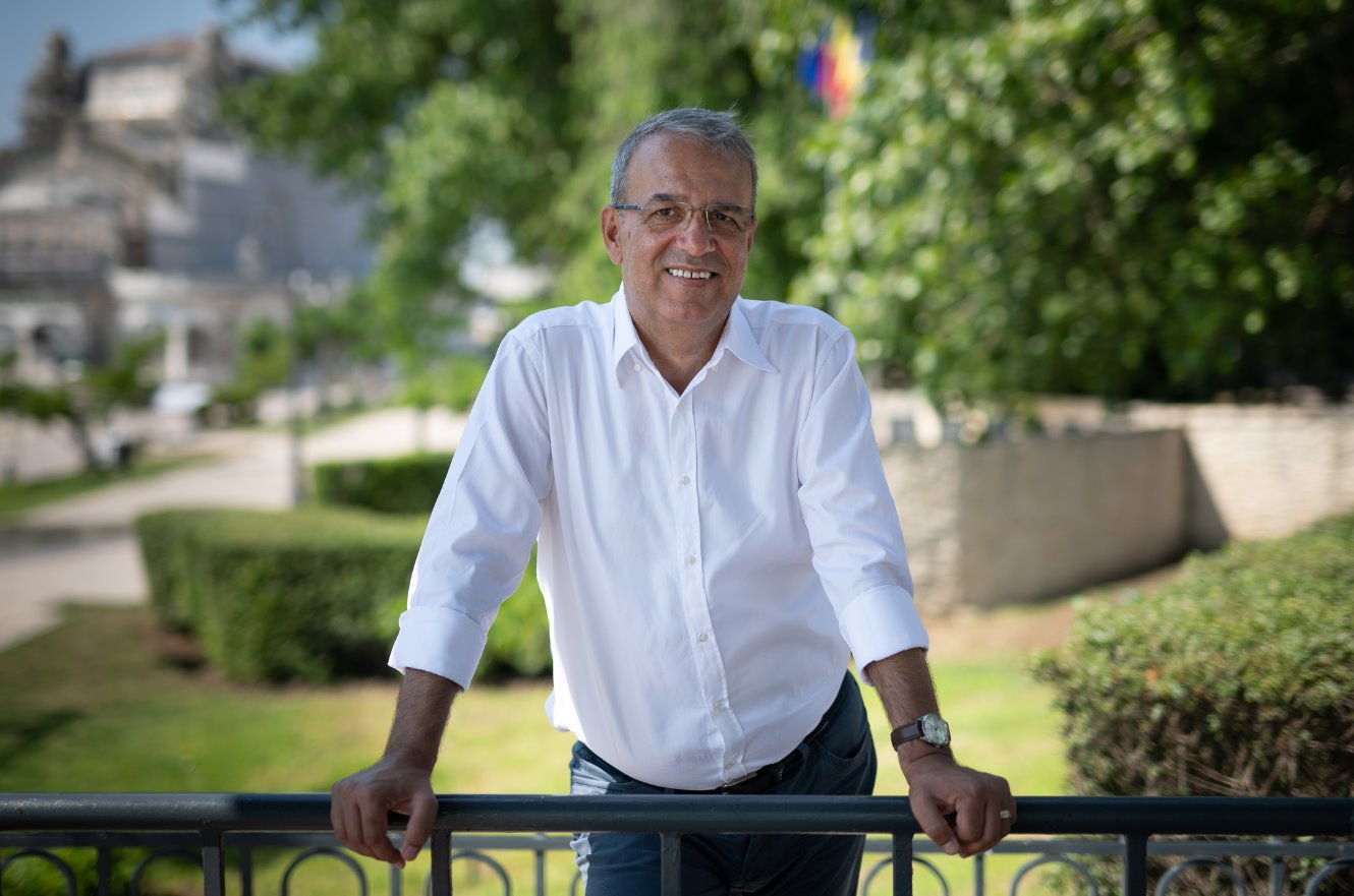 Senatorul Vergil Chiţac le mulţumeşte "din suflet" constănţenilor pentru încrederea pe care i-au acordat-o