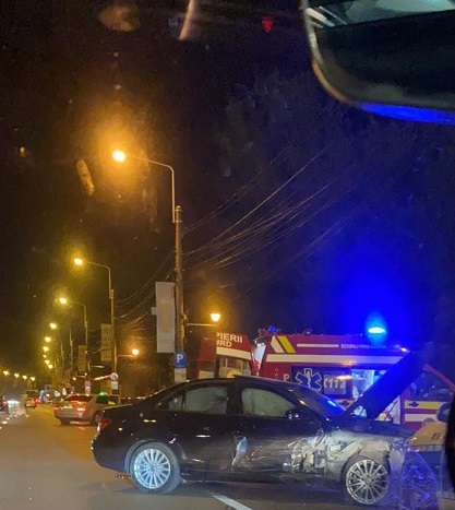 Mamaia: Accident grav provocat de un șofer beat criță. O tânără de 18 ani, rănită
