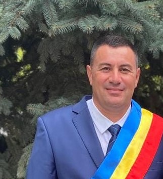 (Video) Nicolae-Florin Dinu, învestit în funcția de primar al comunei Lipnița
