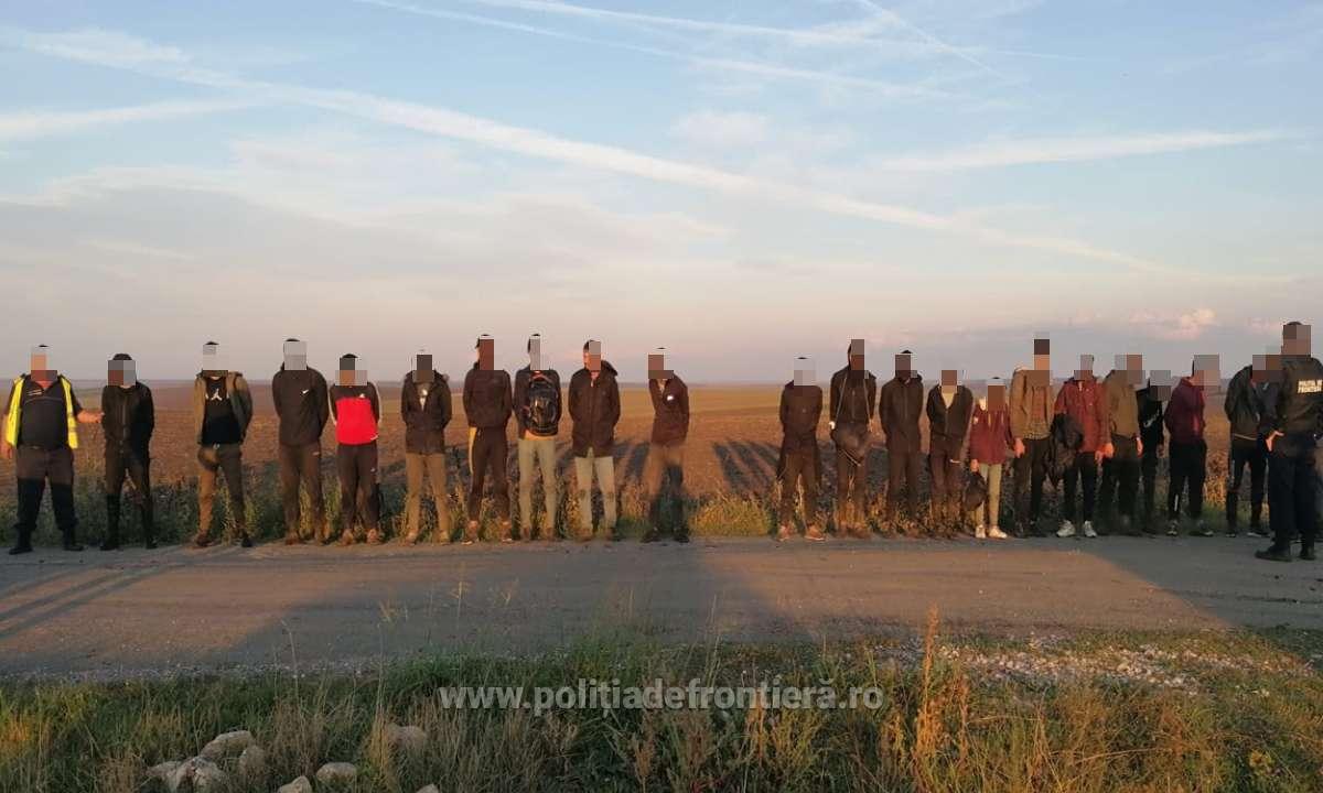 20 de irakieni depistați la marginea unei păduri între Esechioi și Ostrov. Voiau să treacă ilegal frontiera