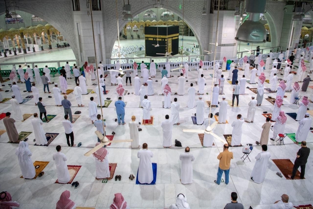 Rugăciunile la marea moschee din Mecca, reluate după șapte luni de pauză