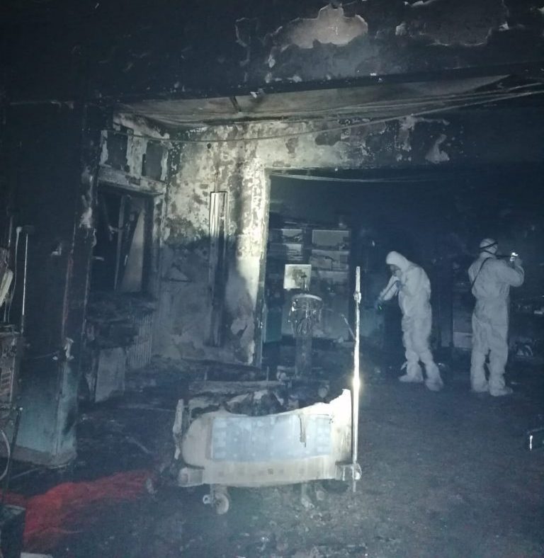 (Foto) Cum arată paturile arse în incendiul de la Spitalul Piatra Neamț în care au murit zece oameni