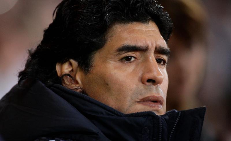 Cotidianul argentinian Clarin: A murit Diego Armando Maradona