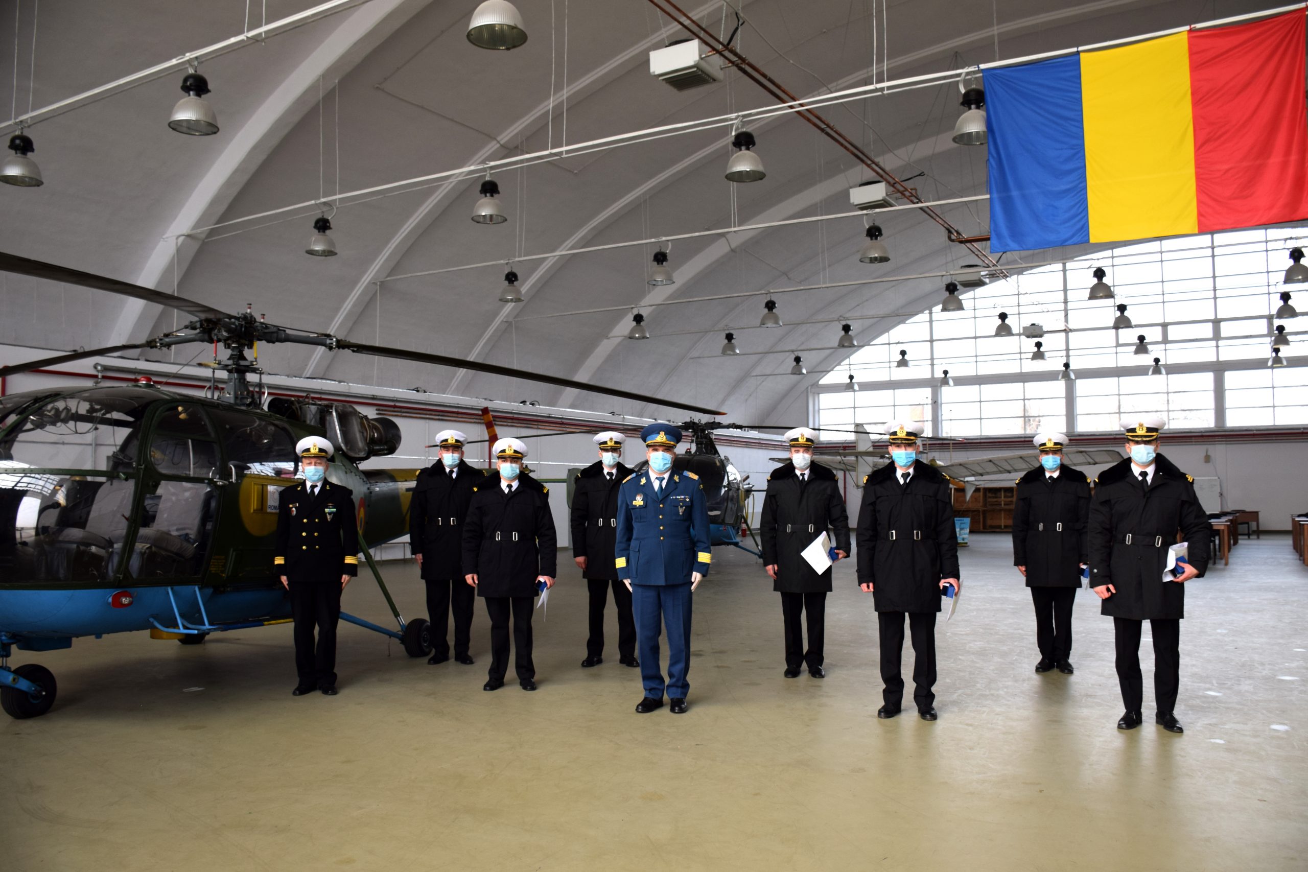 Aviația navală și-a mărit echipajul cu șapte piloți proveniți din ofițeri de marină, absolvenți ai Academiei Navale „Mircea cel Bătrân”