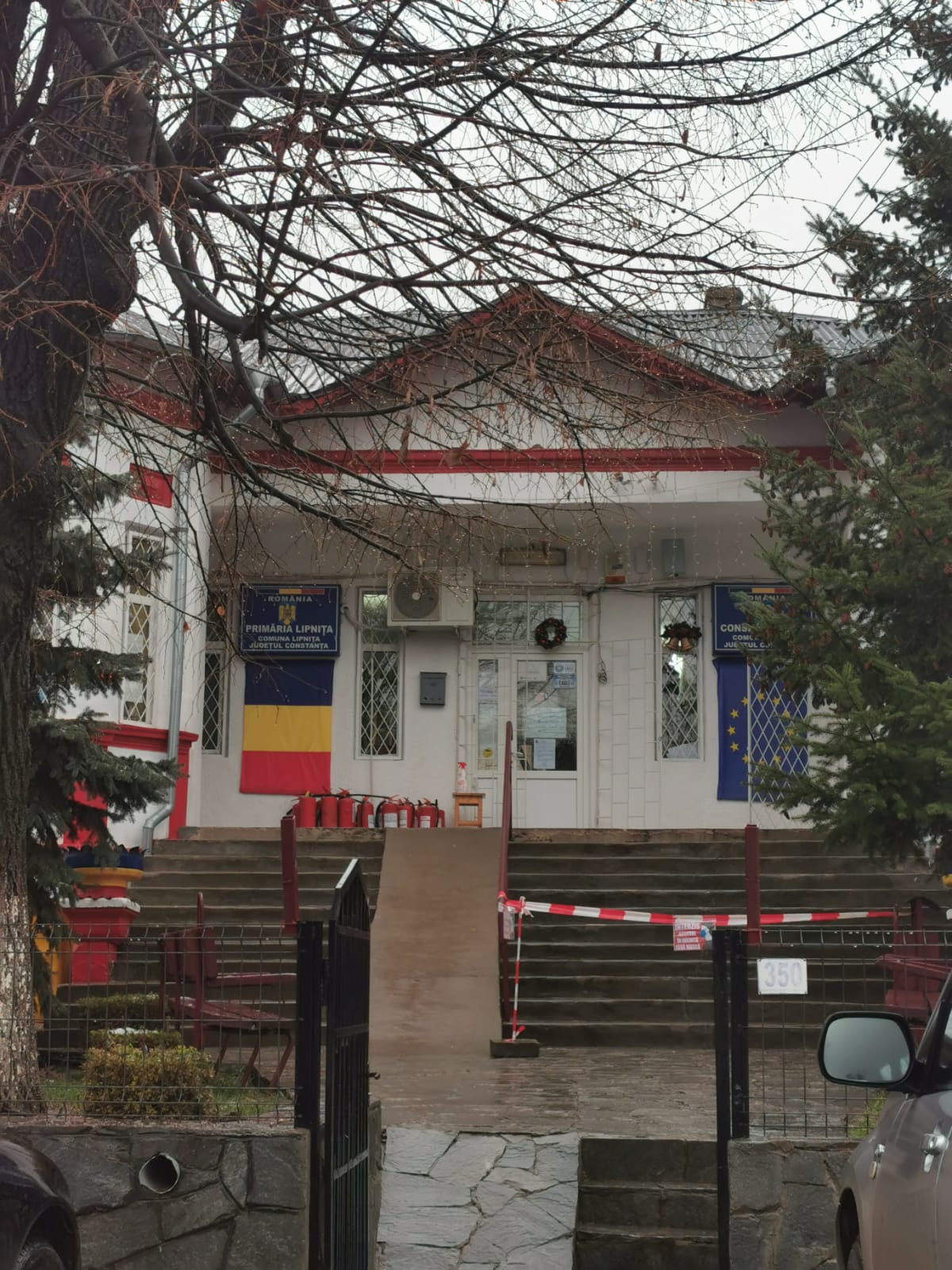 Elevii cu cele mai bune rezultate la învățătură din comuna Lipnița primesc burse de merit