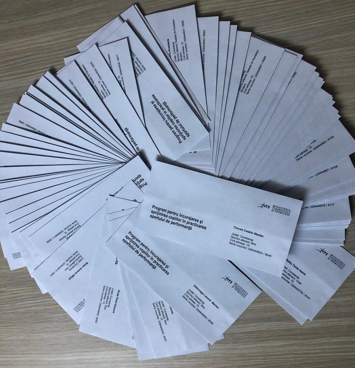 Aproape 100 de copii de la CS Medgidia primesc vouchere pentru echipamente sportive