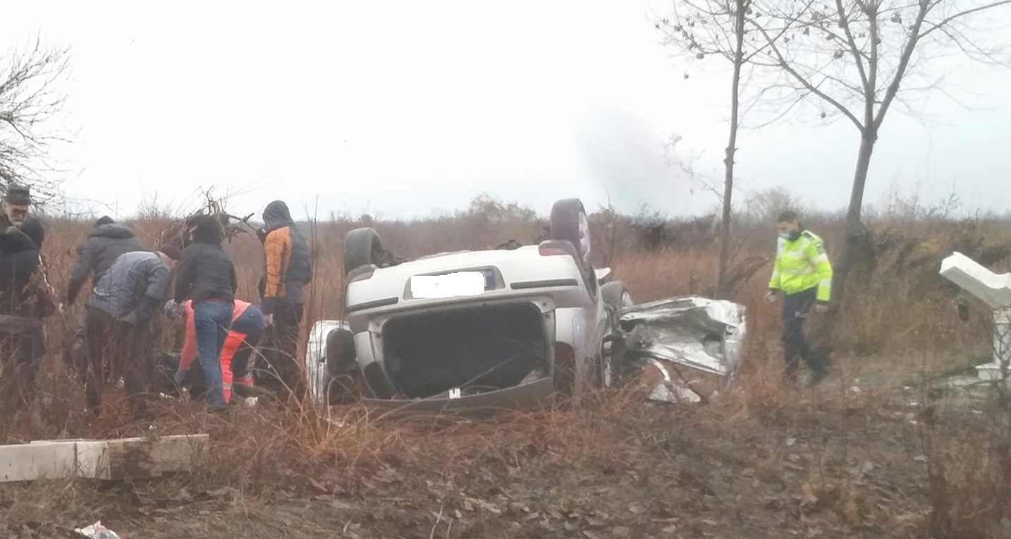 Accident cumplit la ieşire din Mangalia. Șoferița, aruncată din mașină. A murit pe loc