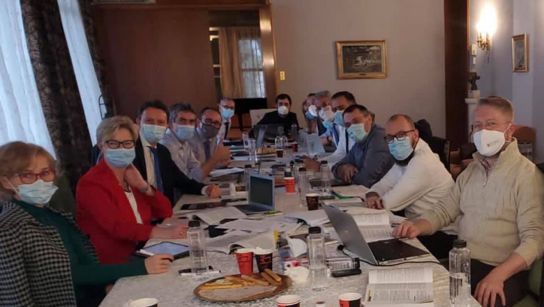 Negocierile pentru Guvern au fost suspendate fără niciun rezultat după 7 ore. Barna și Orban vor aceeași funcție