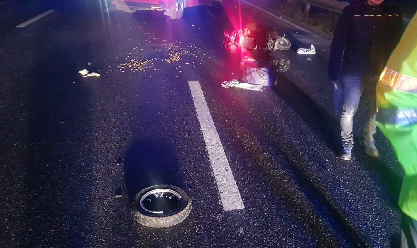 Un bărbat care conducea un moped, accidentat pe DN 3, între Valu lui Traian și Constanța
