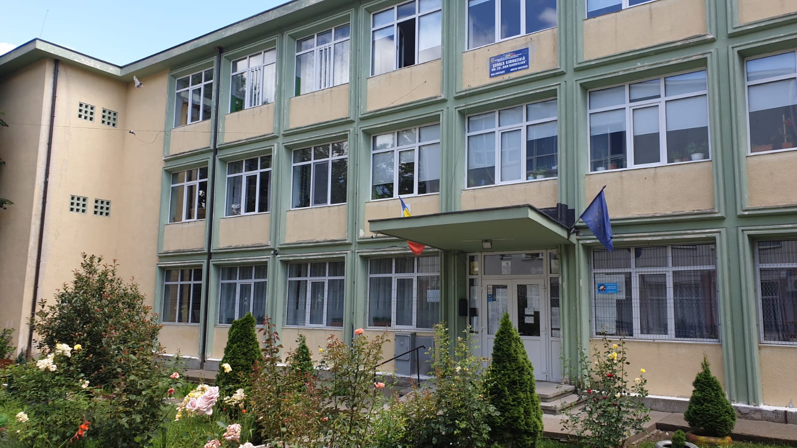 Școala Gimnazială Nr. 28 „Dan Barbilian” din Constanța caută secretar