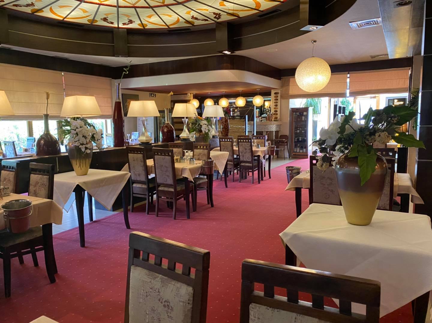 Un restaurant din Constanţa îşi suspendă activitatea după ce un angajat a fost depistat cu coronavirus