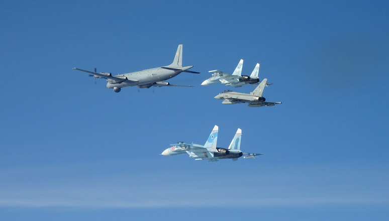 Avioanele românești au interceptat și urmărit avioane ale Rusiei deasupra Marii Negre. NATO: O zi "neobișnuit de aglomerată"