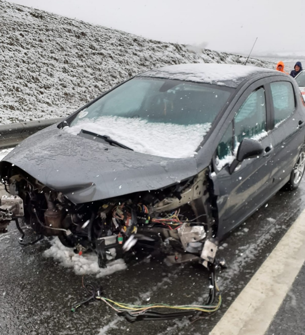 Un șofer începător a provocat un accident pe A2