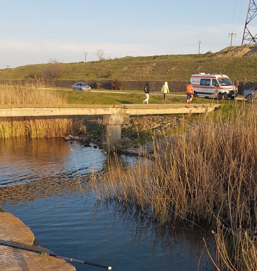 Un bărbat a fost găsit mort într-un canal, în Medgidia