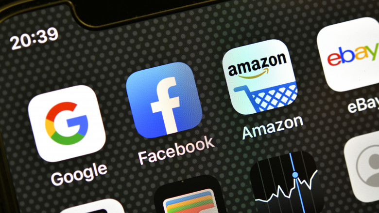 UE vrea să interzică reclamele personalizate care ne urmăresc pe Google și Facebook