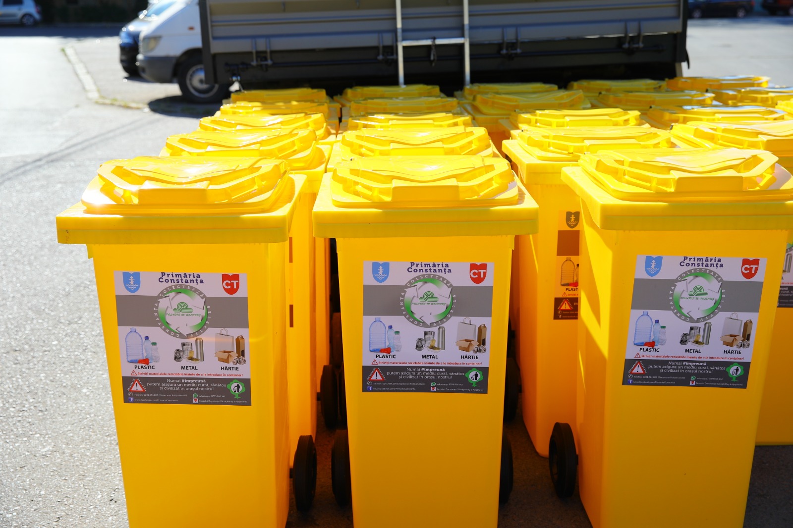 Polaris M. Holding reia distribuția pubelelor galbene pentru colectarea selectivă a deșeurilor