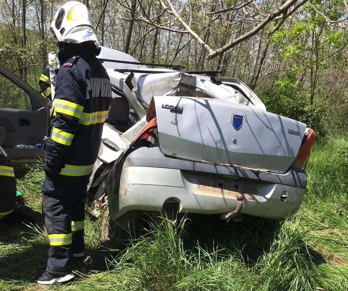 O mașină s-a răsturnat în zona Hergheliei din Mangalia. Șoferul de 24 de ani este în stare gravă