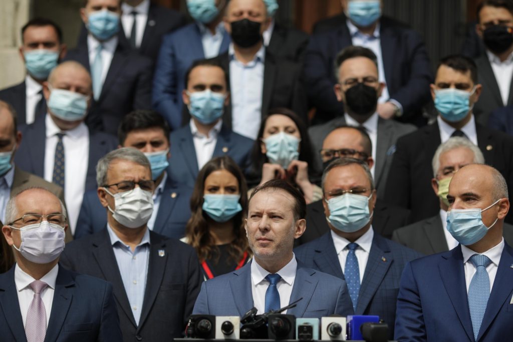Primarul Vergil Chițac, alături de premierul Florin Cîțu la anunțul candidaturii la șefia PNL