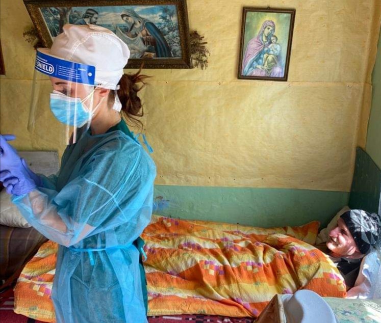 Localnicii din Aliman, vaccinați anti-COVID de o echipă a Spitalului Militar Constanța