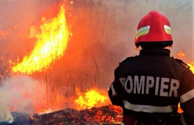 EXPLOZIE într-un imobil de pe strada Izvor din Constanța
