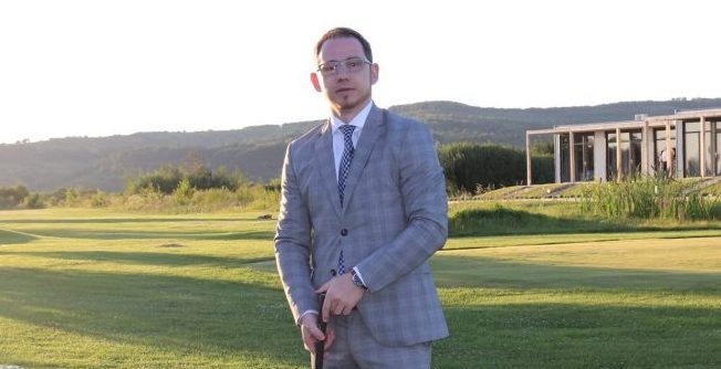 Politica și funcțiile: Un fost ospătar numit vicepreședinte la ANAF!