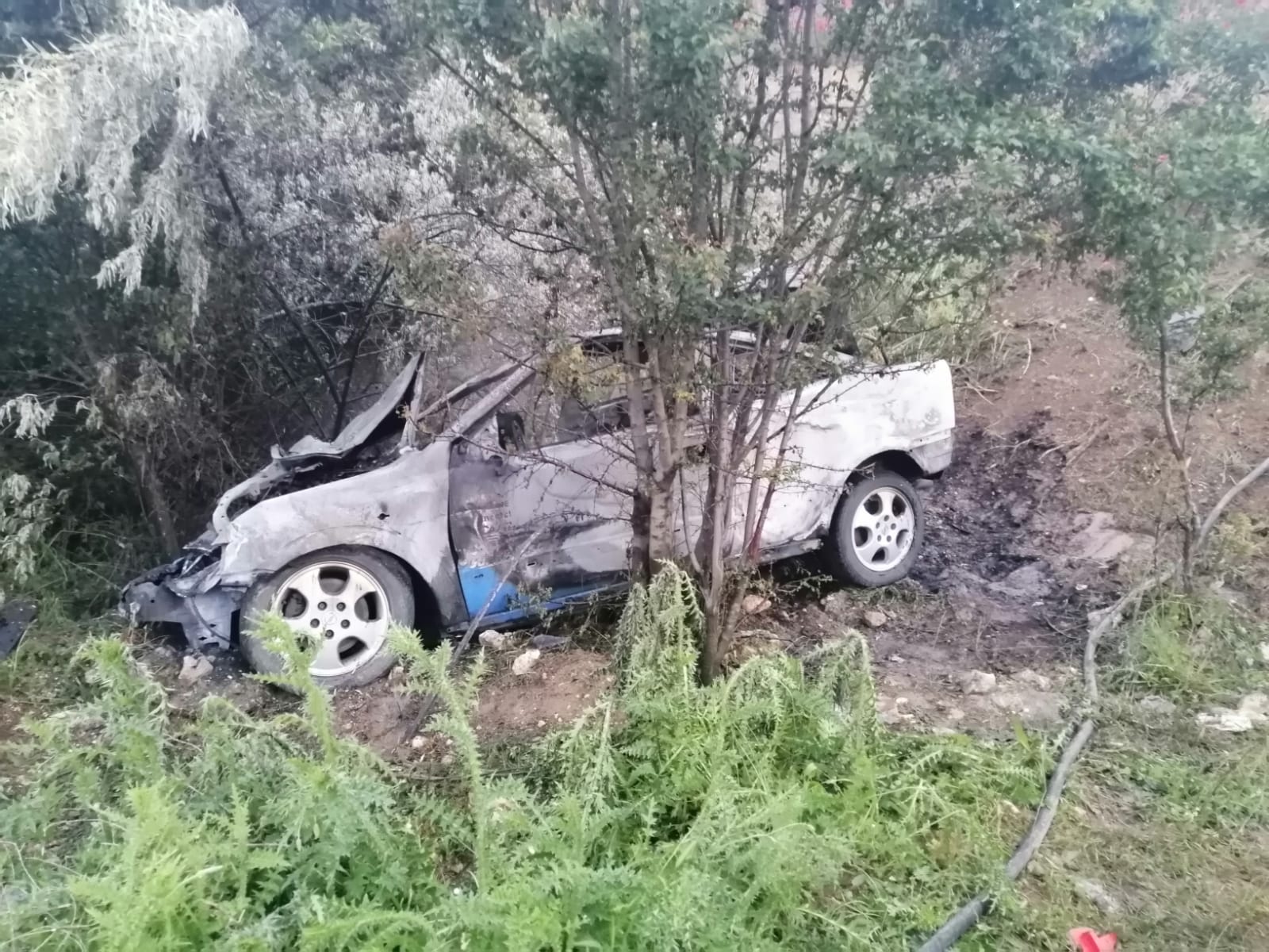 O mașină a luat foc pe A4, la ieșire din Agigea. Șoferul era băut