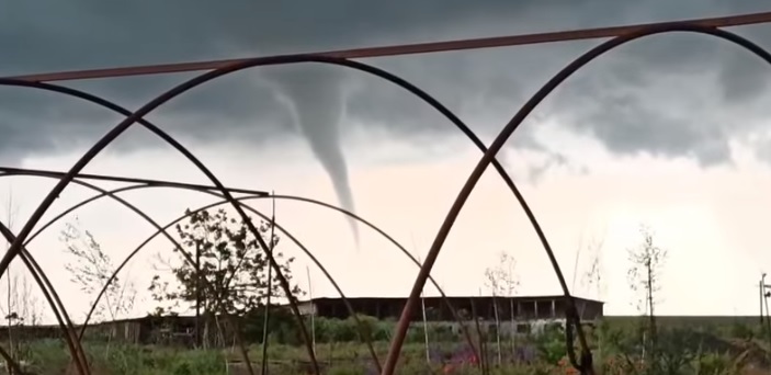 O tornadă care nu a atins pământul a fost văzută în județul Constanța