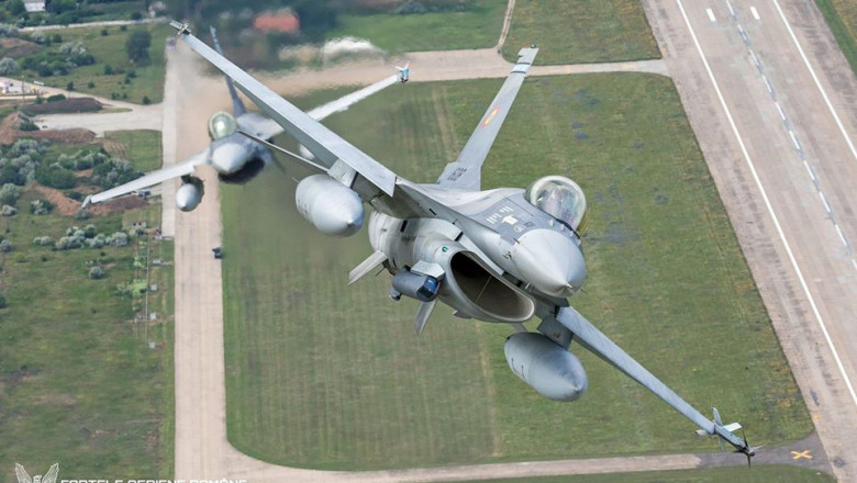 O aeronavă F-16 Fighting Falcon a Forţelor Aeriene Române a pierdut în zbor rezervorul extern și alte piese