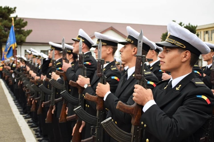 Transferul elevilor din învățământul liceal civil, în colegiile naţionale militare: Ce condiții trebuie îndeplinite