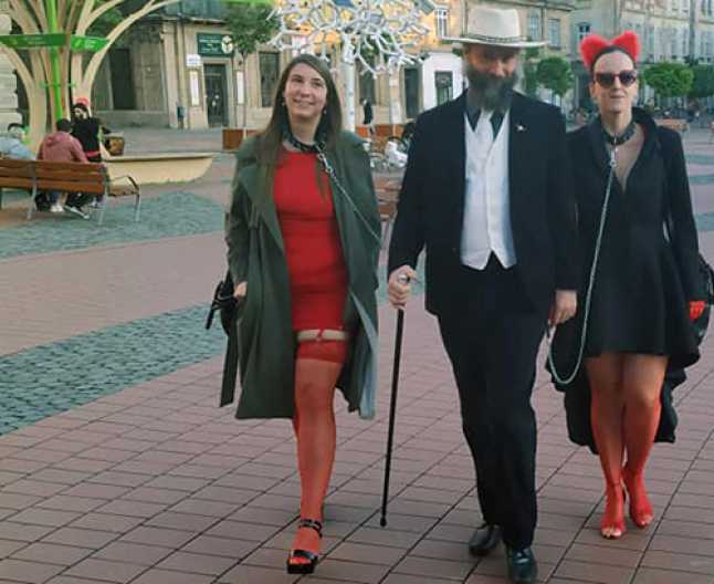 Plimbatul femeilor în lesă - una dintre extravaganțele miliardarului român mort pe o plajă în Costa Rica