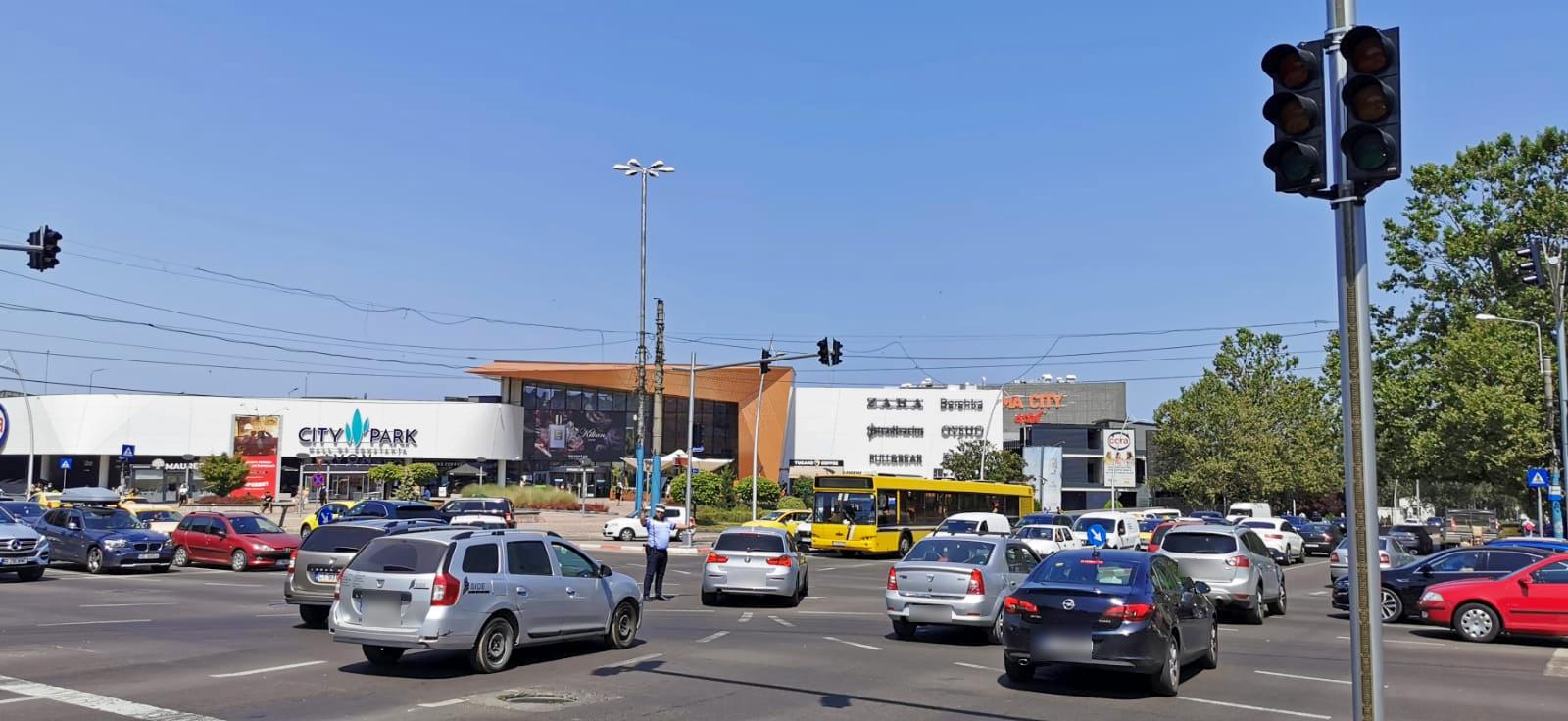 Ambuteiaje în trafic: NU funcționează semafoarele din zona Tomis III