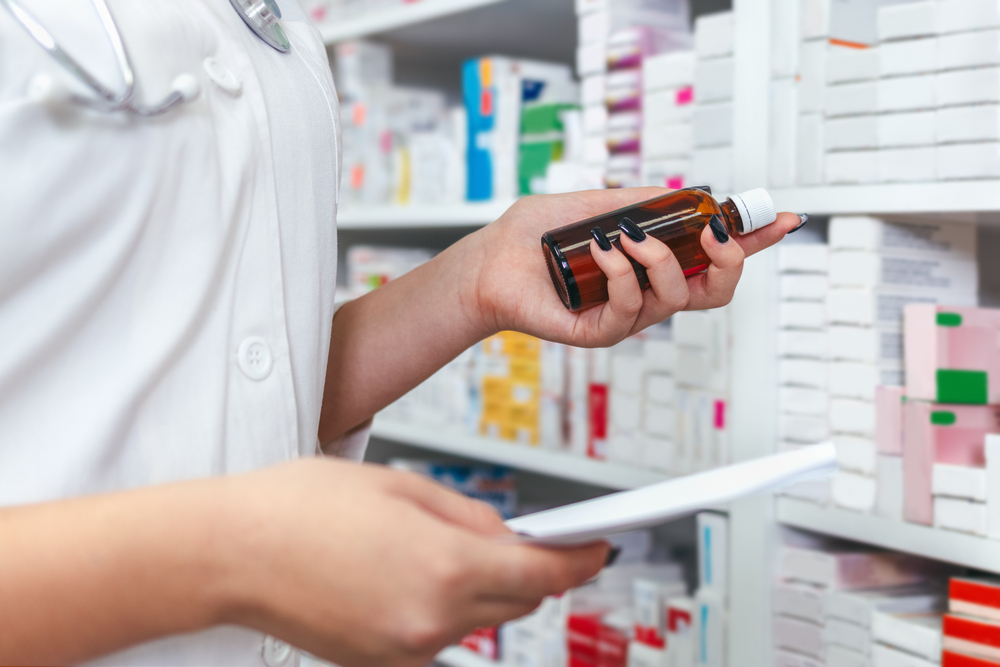 Mai multe medicamente pe bază de paracetamol lipsesc din farmacii. Cum justifică Ministerul Sănătății situația