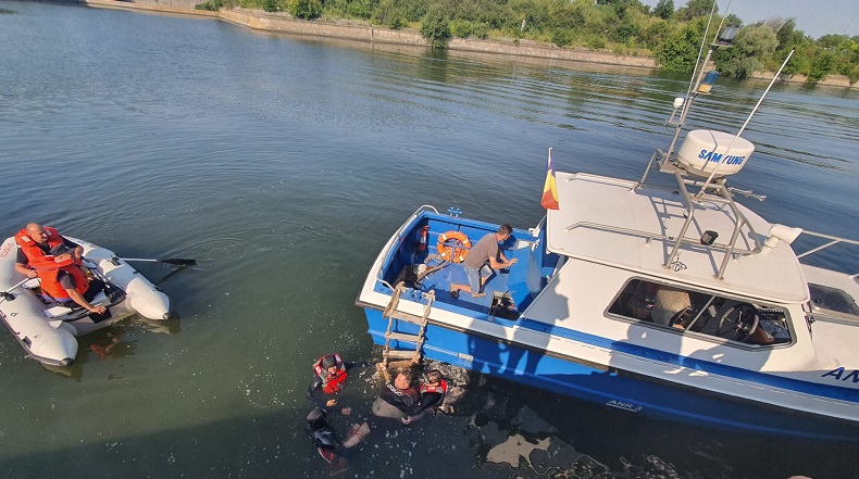 Un bărbat de 37 de ani a fost salvat de la înec după ce sărise în canalul Dunăre Marea Neagră, zona Murfatlar