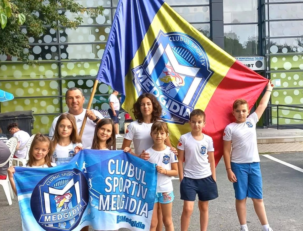 Sportivii CS Medgidia s-au întors cu 16 medalii de la Cupa ”Delta Dunărea” la natație