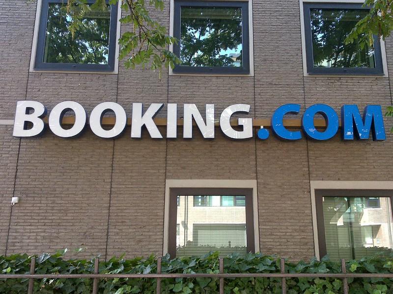 Platforma Booking a fost amendată cu 175 de milioane de dolari în Rusia