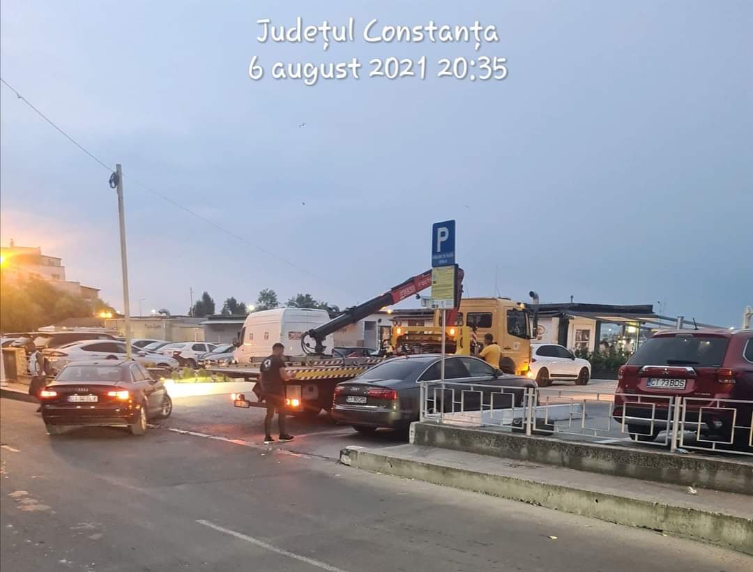 Mașină de lux ridicată de Poliția Locală din Portul Tomis. A blocat intrarea într-o parcare