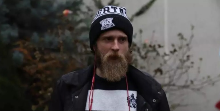 Purtător de cuvânt al AUR, prins cu cannabis la el, în Parlamentul României