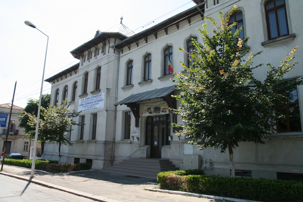 Colegiul Naţional „Mihai Eminescu” din Constanţa caută îngrijitor